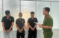 Tạm giữ thêm 3 người trong nhóm cho vay lãi nặng tới 400%/năm