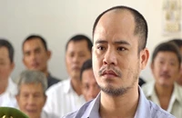 Táo tợn dùng xiệt điện cướp tiệm vàng giữa trưa