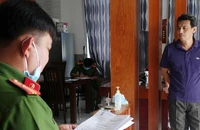 Cựu cán bộ Hải quan bắt tay thương nhân buôn lậu 180 tấn đường cát