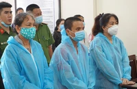 Bất ngờ phiên xử vợ cán bộ biên phòng buôn lậu