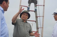 Thủ tướng Phạm Minh Chính kiểm tra thi công cầu Mỹ Thuận 2