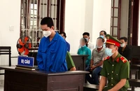 Can ngăn đánh nhau, cha bị đánh, con bị tội giết người