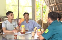 Giảng viên đại học viết đơn tình nguyện nhập ngũ