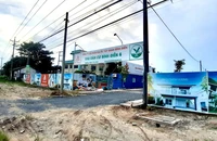 Cho chuyển mục đích sai quy hoạch, đất giáo dục thành KDC tự phát