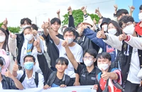 130 sĩ tử ở Kiên Giang vượt biển vào đất liền thi tốt nghiệp THPT