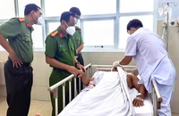 Truy bắt nhóm người chém trọng thương Trưởng công an xã ở Vĩnh Long