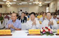 Hàng trăm phần quà ý nghĩa đến với ngư dân và học sinh tại Bạc Liêu
