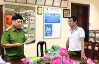 Bắt người đàn ông làm giả con dấu nhằm chiếm đoạt công ty