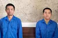 Tranh giành khách hàng, 2 người chém nhau rồi cùng vào tù