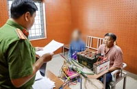 Bị khởi tố vì dùng công cụ kích điện bắt cá