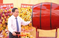 Chủ tịch Quốc hội Trần Thanh Mẫn dự lễ Khai giảng tại Vĩnh Long
