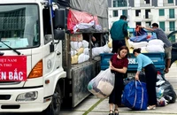 Đại diện báo Pháp Luật TP.HCM phối hợp trao tặng gần 7 tấn hàng cho người dân gặp khó khăn sau bão, lũ ở Cao Bằng