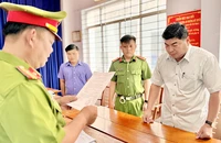 Khai trừ ra khỏi Đảng 2 cựu phó chủ tịch UBND TP Long Xuyên