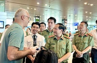 Giám đốc Công an TP Cần Thơ đi kiểm tra thực hiện những nhiệm vụ vừa tiếp nhận
