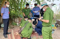 Khai quật tử thi, phát hiện bé trai 5 tuổi tử vong là do cha dượng bạo hành