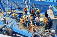 Biên phòng Trà Vinh phát hiện tàu chở 16.000 lít dầu không rõ nguồn gốc