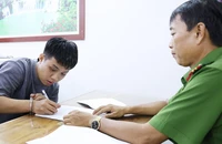 Bị can giết người ra đầu thú sau hơn 1 năm lẩn trốn ở Campuchia