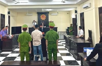 Cựu công an kêu oan, đặt nghi vấn bị hại tự còng tay mình
