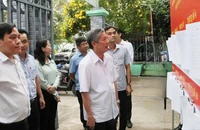 Bí thư Tỉnh ủy Đồng Tháp kiểm tra công tác chuẩn bị bầu cử tại cơ sở