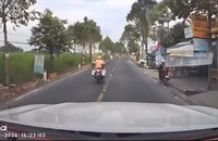 Cảnh sát dùng mô tô đặc chủng dẫn đường đưa thầy giáo bị nhồi máu cơ tim đi cấp cứu