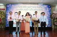 Trao giải 3 cây bút xuất sắc báo Pháp Luật TP.HCM năm 2020