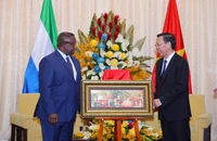 Tổng thống Sierra Leone mong muốn hợp tác về công nghệ cao với TP.HCM