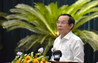 Bí thư Thành uỷ TP.HCM Nguyễn Văn Nên phát biểu tại hội nghị. Ảnh: KHÁNH TRÀ