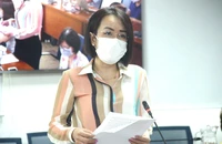 Bà Lê Thiện Huỳnh Như, Chánh Văn phòng Sở Y tế TP.HCM, thông tin tại họp báo. Ảnh: LÊ THOA