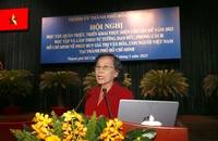 Bà Phạm Phương Thảo, nguyên Phó Bí thư Thành uỷ TP.HCM, báo cáo tại hội nghị. Ảnh: HÀ THƯ
