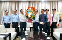 Chủ tịch UBND TP.HCM Phan Văn Mãi thăm, chúc mừng Báo Pháp Luật TP.HCM nhân 98 năm Ngày Báo chí Cách mạng Việt Nam 