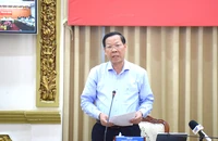 Chủ tịch UBND TP.HCM Phan Văn Mãi phát biểu tại đầu cầu TP.HCM. Ảnh: HÀ THƯ