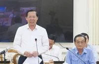 Chủ tịch Phan Văn Mãi chủ trì phiên họp đầu tiên của Hội đồng tư vấn Nghị quyết 98