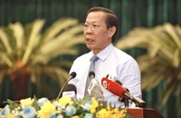 Chủ tịch TP.HCM đề nghị chấm dứt tình trạng đùn đẩy trong tham mưu, phối hợp