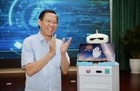 Chủ tịch Phan Văn Mãi: Cải cách hành chính để người dân hài lòng, không vì thứ hạng