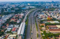 Chủ tịch TP.HCM chỉ đạo sớm rà soát quỹ đất quanh metro 1, metro 2 và vành đai 3