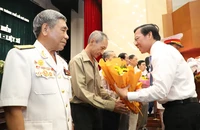 Chủ tịch TP.HCM: Chăm lo cho gia đình chính sách 'bao nhiêu cũng chưa đủ'