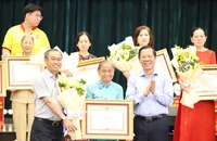 Chủ tịch Phan Văn Mãi: TP.HCM tri ân, tôn vinh hàng chục ngàn người hoạt động khu phố