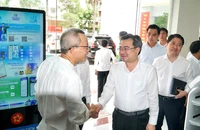 Ông Nguyễn Thanh Nghị khảo sát Trung tâm hành chính công phường An Khánh, TP.HCM