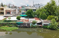 TP.HCM: Phải sửa xong căn hộ tái định cư rạch Xuyên Tâm trước 30-3