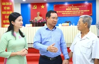 Chủ tịch TP.HCM mong cử tri Xuân Thới Sơn đồng lòng mở rộng Quốc lộ 22