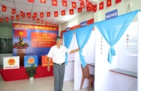 Cử tri TP.HCM đồng loạt nhận tin nhắn mời đi bầu cử