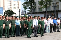 Lãnh đạo Bộ Quốc phòng và Thành ủy TP.HCM dâng hoa tưởng nhớ Chủ tịch Hồ Chí Minh