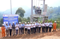 Hành trình thần tốc đưa điện lưới quốc gia về khu tái định cư Làng Nủ