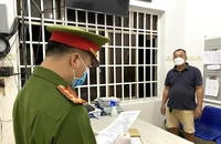 Bắt tạm giam người thuê đốn cây, chẻ đá, hủy hoại rừng ở núi Thị Vải
