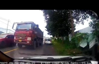 Camera ghi cảnh xe tải lấn làn vượt trái ở Bà Rịa - Vũng Tàu