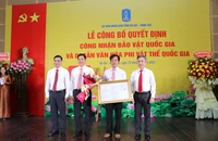 Ba mặt nạ vàng hơn 2.000 năm tuổi tìm thấy trong khu mộ cổ tại Vũng Tàu 