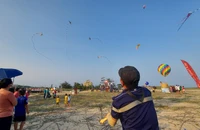 Bà Rịa-Vũng Tàu: Du khách vui, chơi gì tại 'Dấu ấn Hè 2023' ở Hồ Tràm?