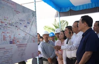 Chủ tịch Quốc hội Vương Đình Huệ thăm công trường cao tốc Biên Hòa- Vũng Tàu