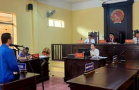 'Nổ' thân với công an để nhận tiền 'chạy án'