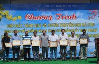 Bà Rịa- Vũng Tàu: Tặng quà ngư dân ngày đầu năm và tuyên truyền về chống khai thác IUU